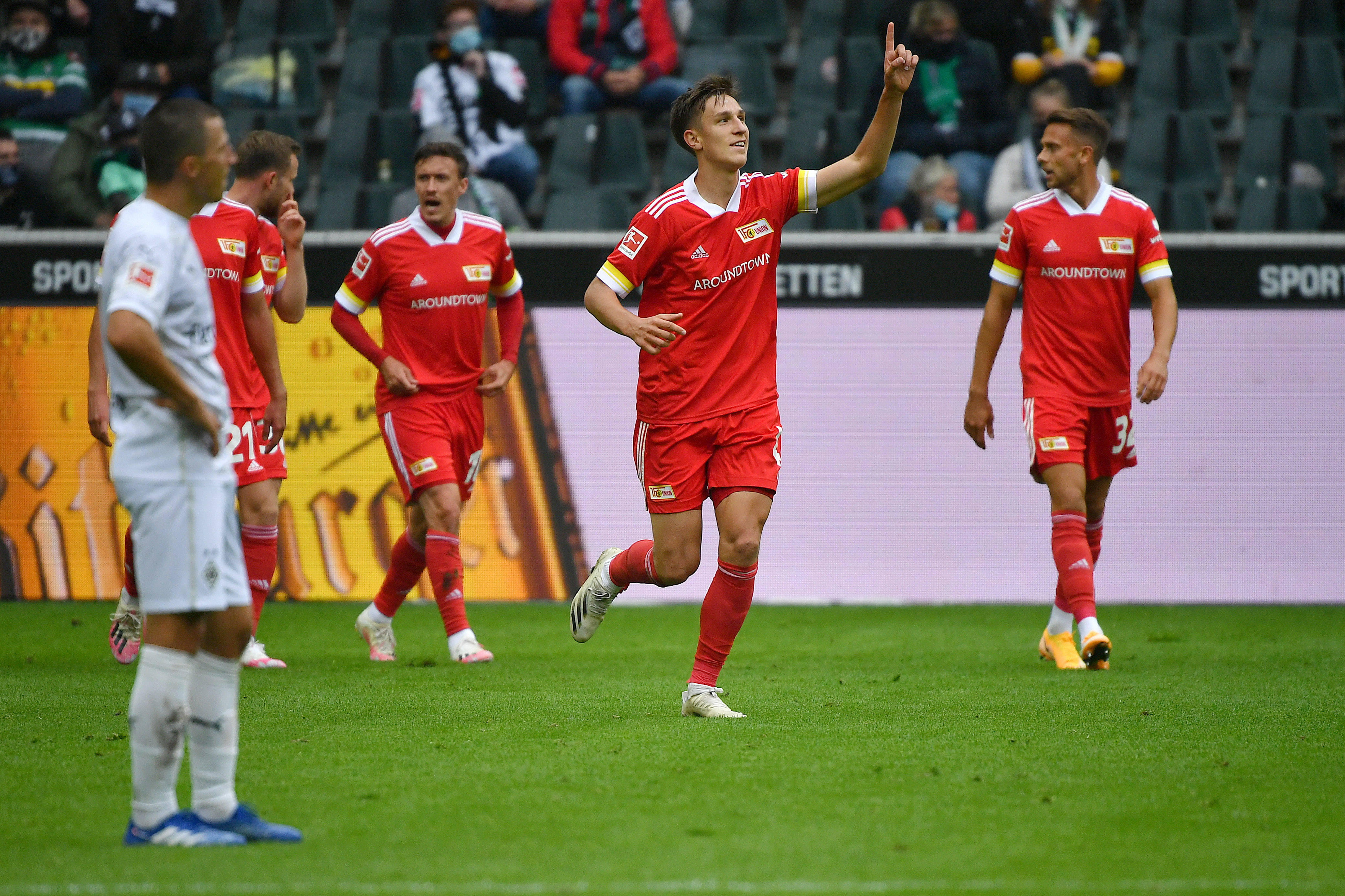 关于赛后体能课后，门兴格拉德巴赫内部沟通备战全明星赛，气氛紧张，控场能力受关注的信息-一竞技电竞